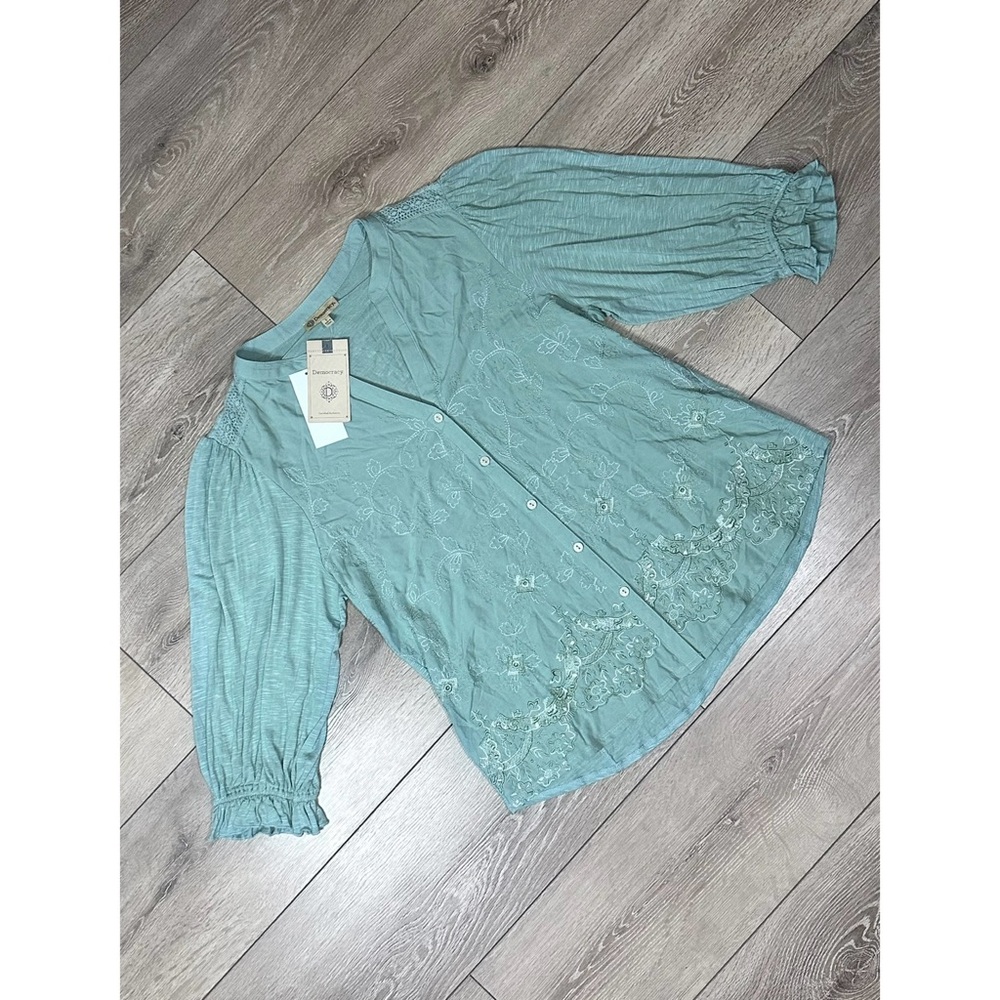 •Sold•  NWT Democracy Elbow Lantern 1/3 Sleeve Embroidered Button Up - Picture 2 of 15